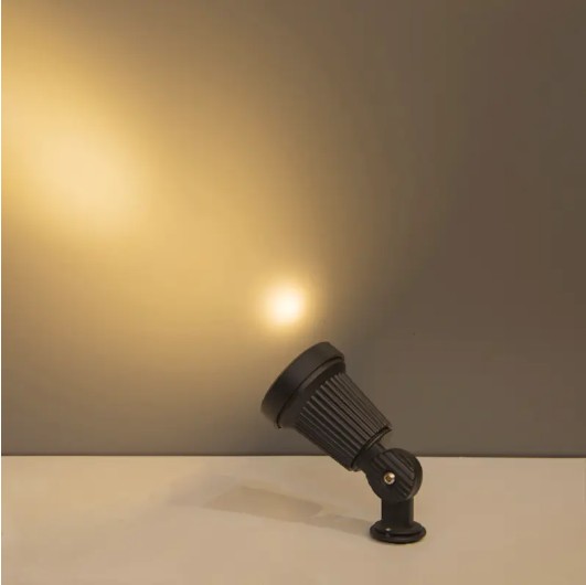 Почему светящийся поток DL21014-1 Spot Light 470LM?